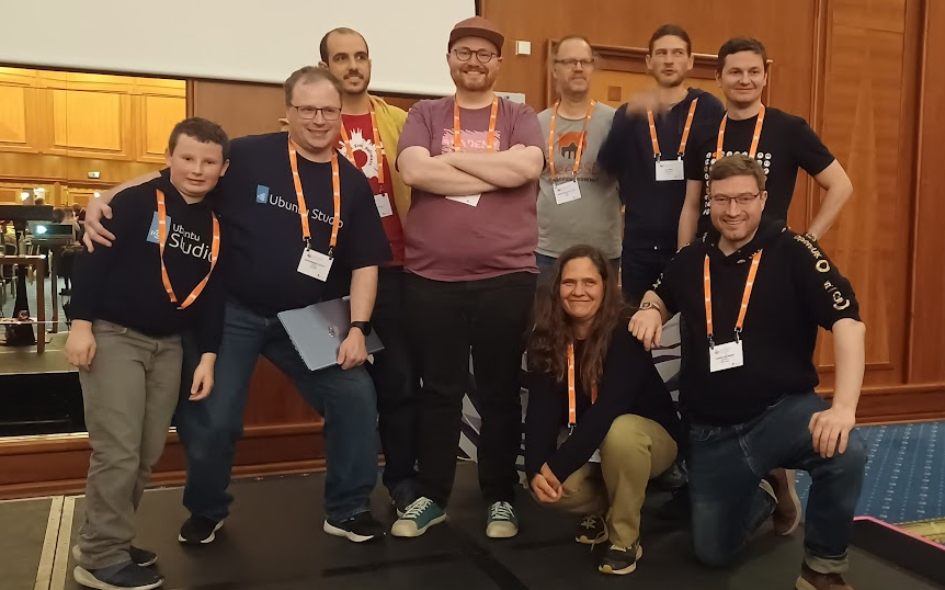 KDE contributros at the Ubuntu Summit.
